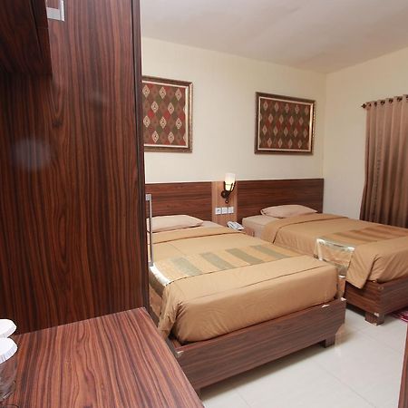 Hotel Kristina Malioboro 日惹 外观 照片