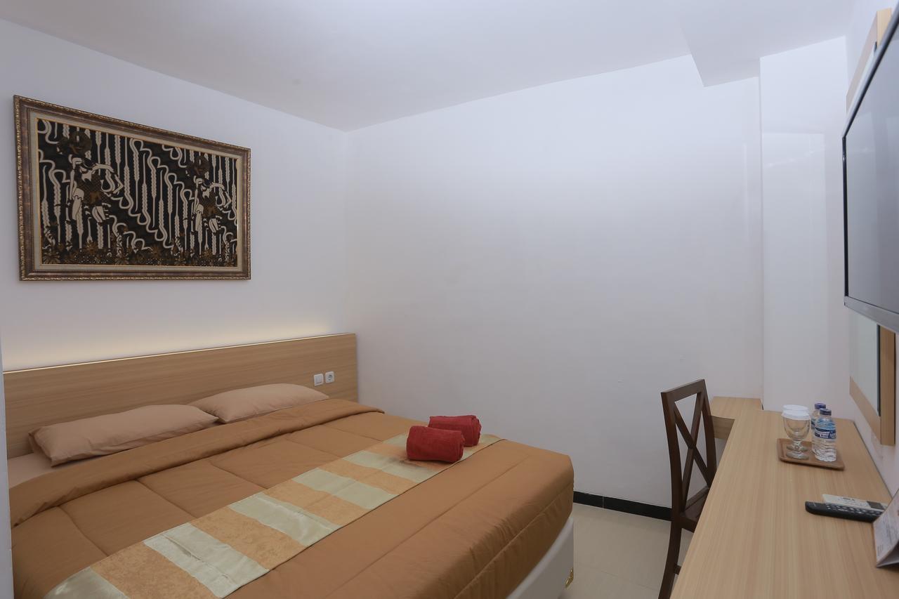 Hotel Kristina Malioboro 日惹 外观 照片