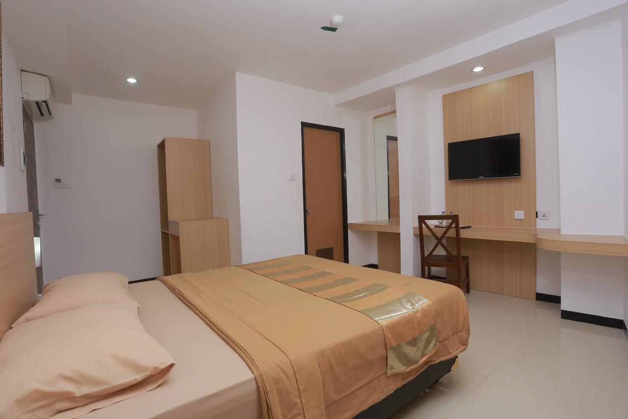 Hotel Kristina Malioboro 日惹 外观 照片