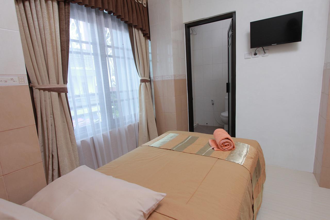 Hotel Kristina Malioboro 日惹 外观 照片