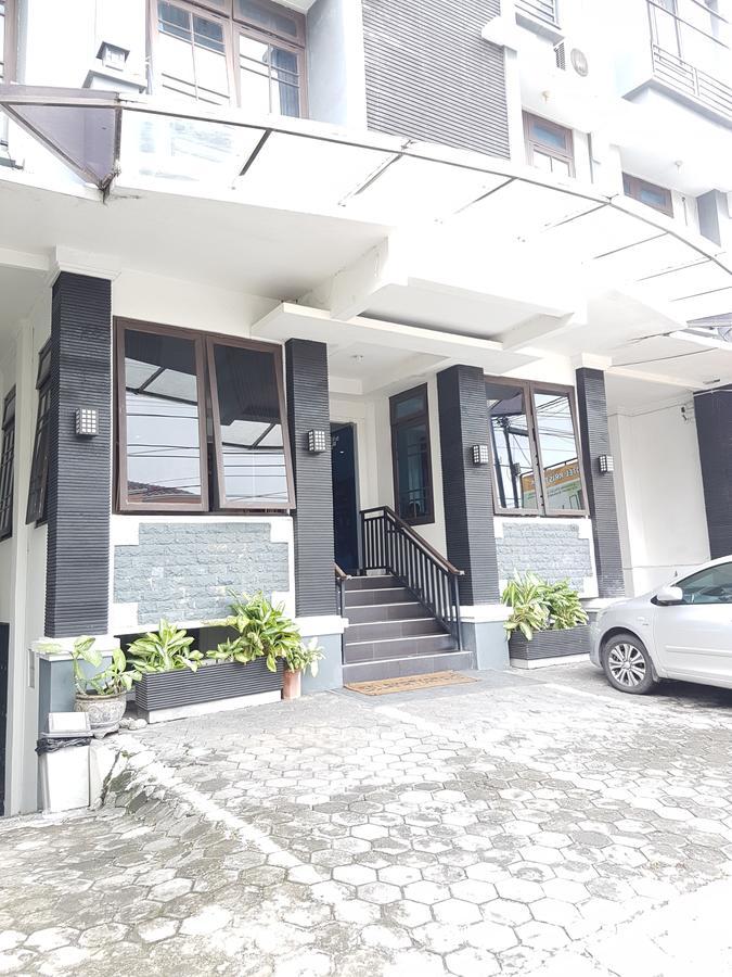 Hotel Kristina Malioboro 日惹 外观 照片