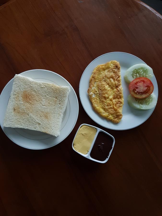 Hotel Kristina Malioboro 日惹 外观 照片